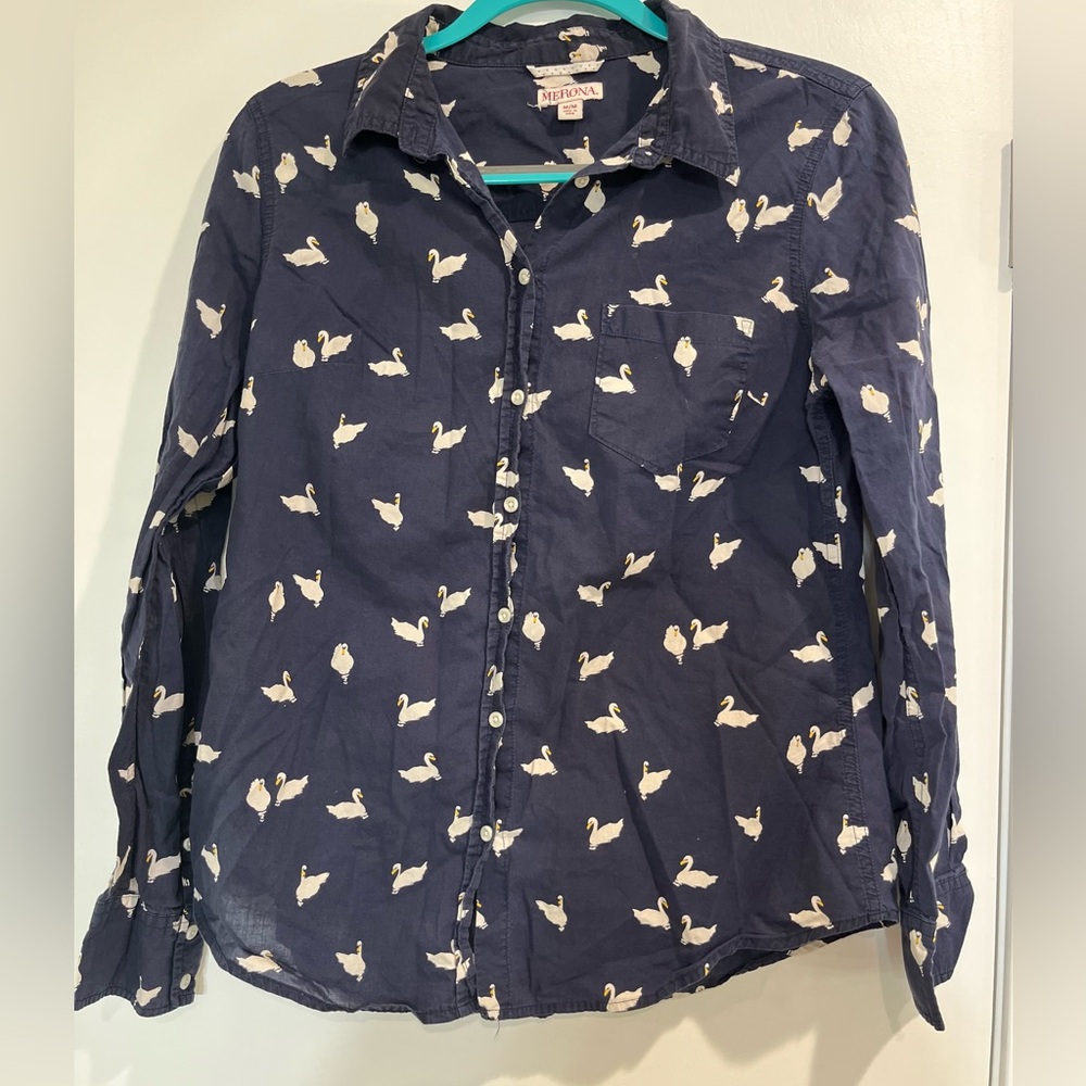 Merona Woman’s Navy Blue Swan Bird Button Down Top Size M
